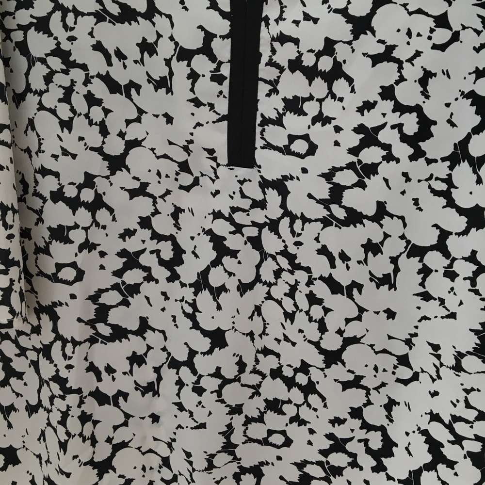 Everly Abstract Pattern Blouse, Small - Picture 6 of 10